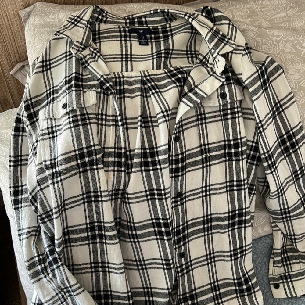 Gap long sleeve flannel